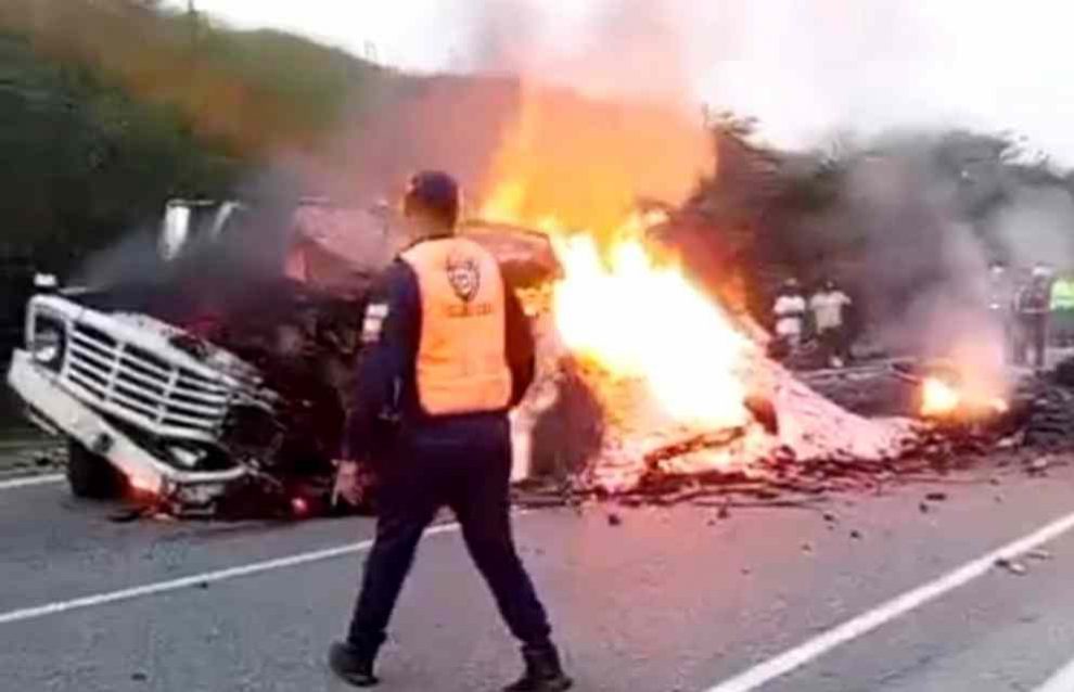 choque de camiones en Barquisimeto Carora