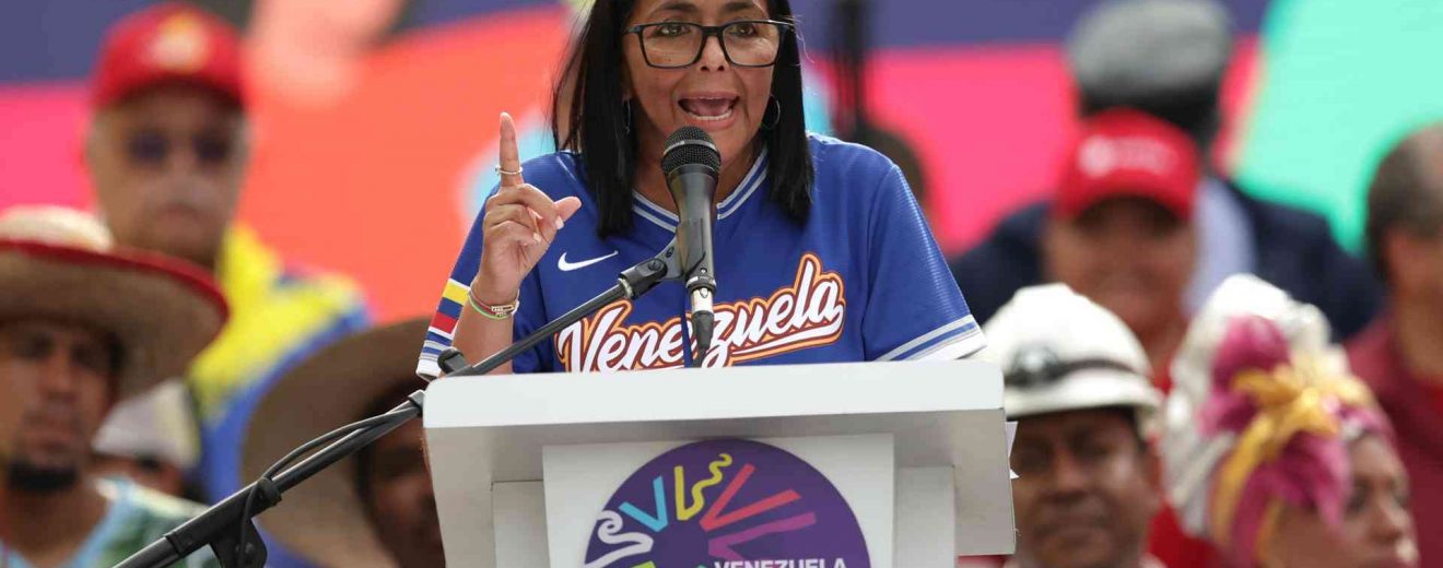 Ingreso mínimo integral sube a 240 dólares en Venezuela pero sin detalles sobre salario base o composición del aumento.