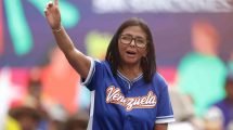 Pensión sube a 70 dólares en Venezuela