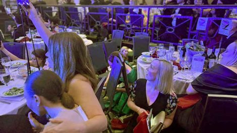 Evacúan a Trump tras disparos