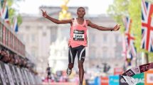 Sabastian Sawe rompe récord mundial en maratón de Londres con histórico tiempo de 1:59:30.