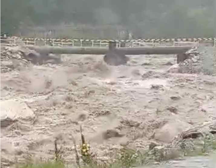 Lluvias provocaron derrumbes y cierre de la vía entre Mérida y Barinas