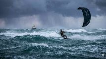 Buscan a kitesurfista venezolano