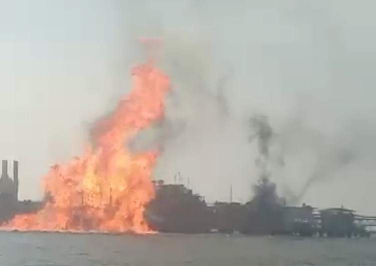 Explosión e incendio afectaron planta de gas de Pdvsa en el Lago de Maracaibo