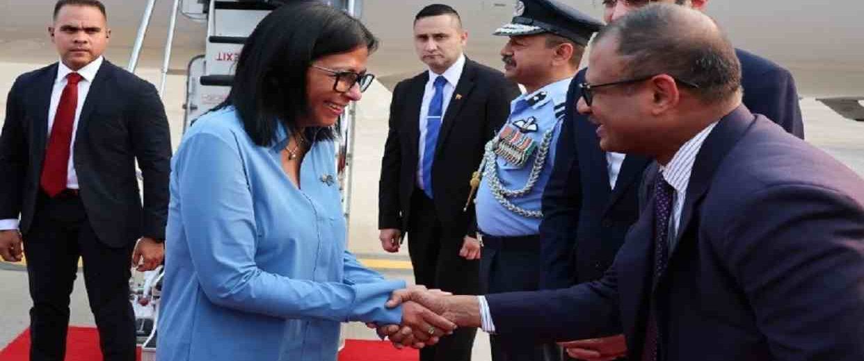 Delcy Rodríguez inicia visita oficial a India