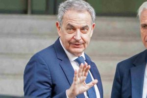 Zapatero reivindica su inocencia en el caso Plus Ultra