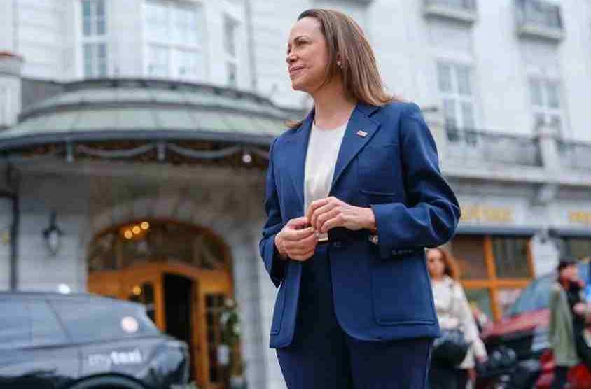 María Corina Machado fija posición