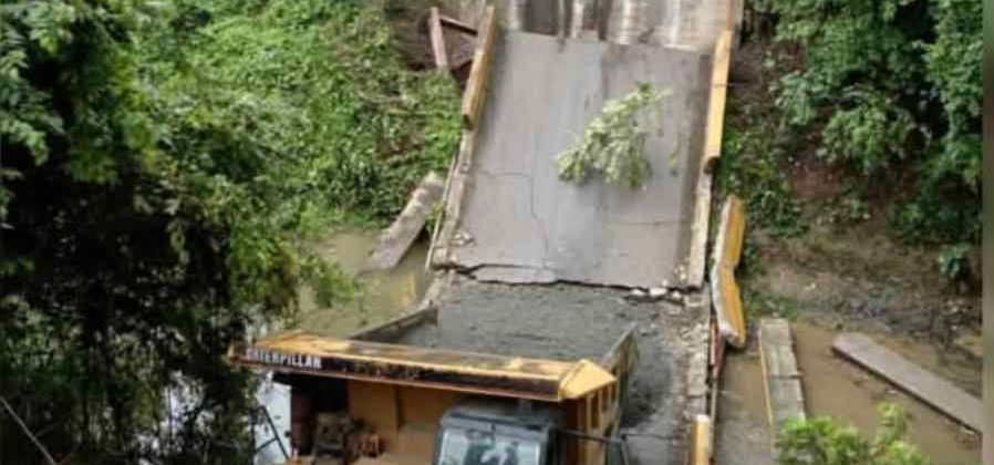 Colapsó puente entre Aragua y Guárico este viernes