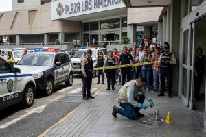 Cartucho lacrimógeno en Plaza Las Américas