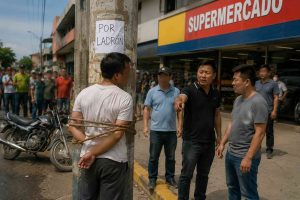 Denuncian que varios comerciantes golpearon a un hombre frente a supermercado en Upata