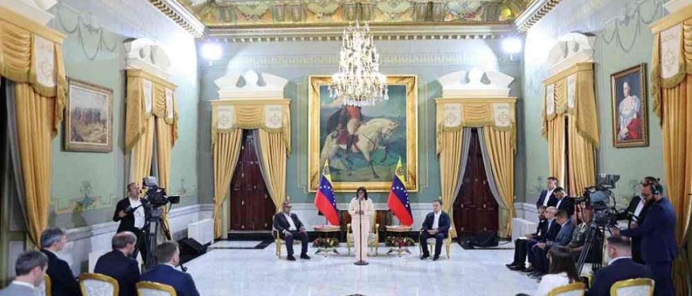 Venezuela firma acuerdo con IMPSA