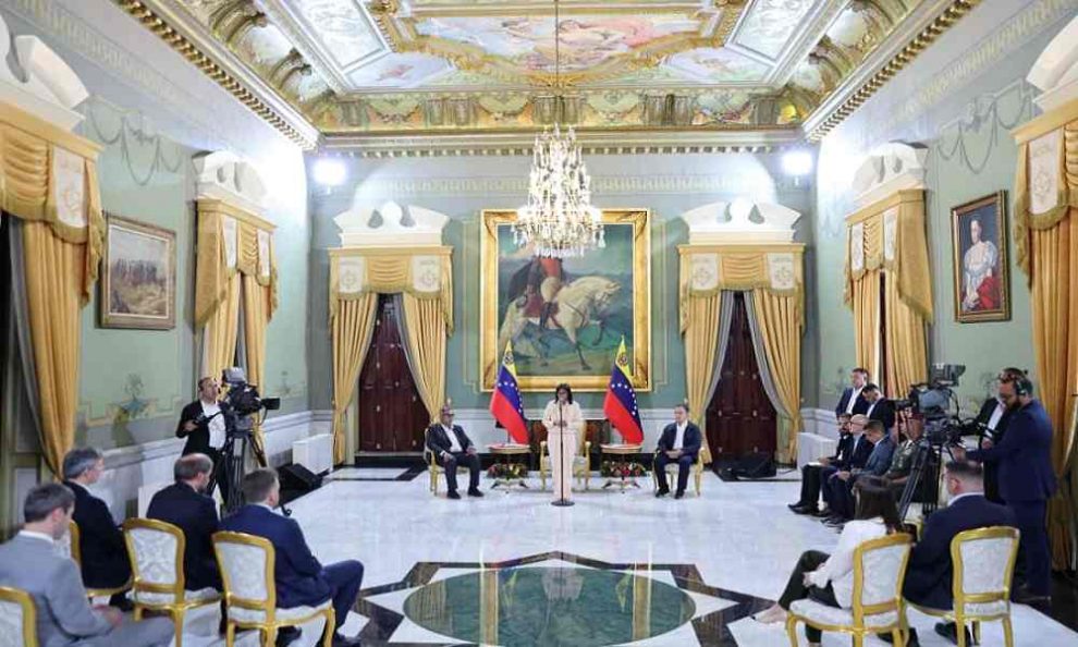 Venezuela firma acuerdo con IMPSA