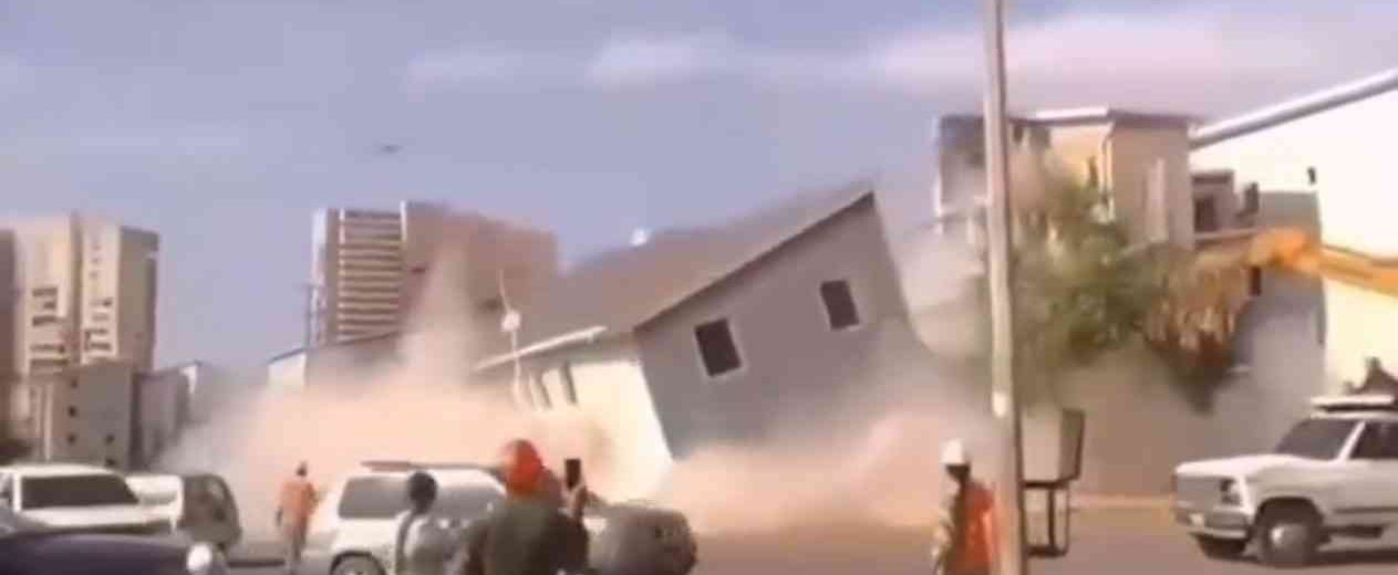 Denuncian peligrosa demolición en Playa Grande