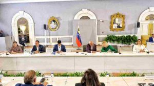 Gobierno y AN 2015 cierran segundo ciclo de diálogo con acuerdos sobre medios y TSJ