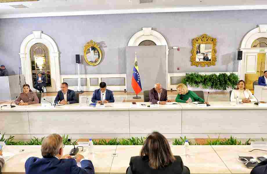 Gobierno y AN 2015 cierran segundo ciclo de diálogo con acuerdos sobre medios y TSJ