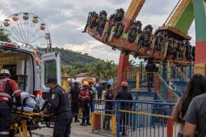 Falla mecánica en parque de atracciones