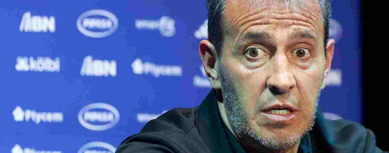 Fernando Batista fue despedido como técnico de Costa Rica