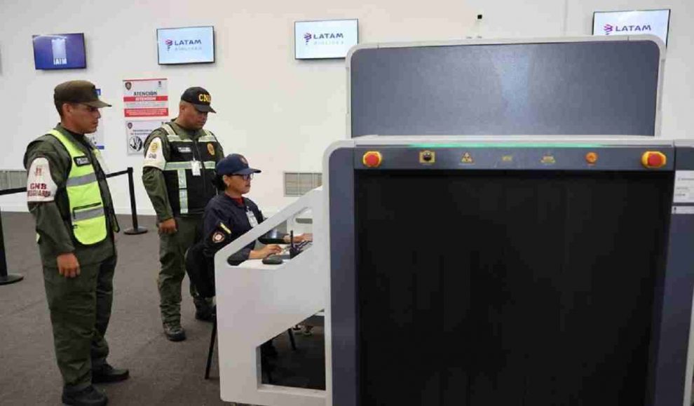 Aeropuerto de Maiquetía reanuda operaciones