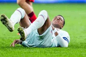 Mbappé estará dos semanas de baja por lesion
