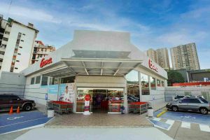 Supermercados Gama investiga trato indebido a cliente en Caracas, ofrece disculpas y separa de sus funciones al personal de seguridad involucrado.