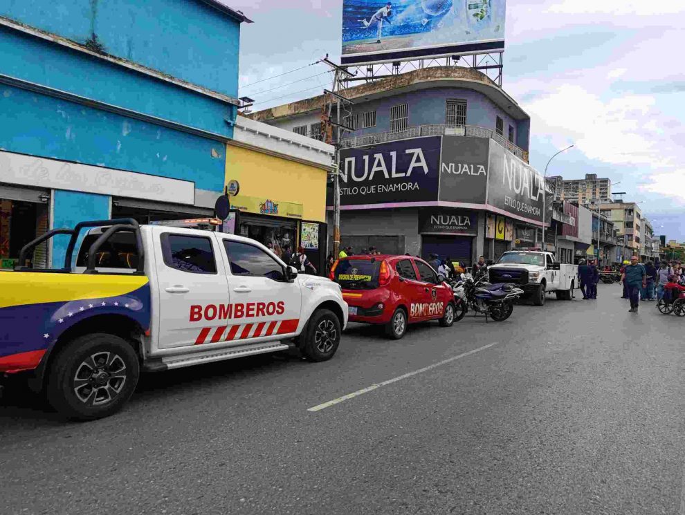 Colapso parcial de local comercial en Maracay