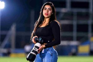 Adriana Caballero fotógrafa paraguaya. Polémica con club deportivo