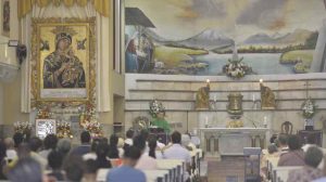 Sacerdote murió tras caerle una cruz durante una misa en Ecuador