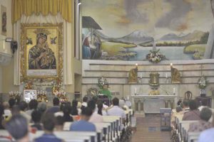 Sacerdote murió tras caerle una cruz durante una misa en Ecuador