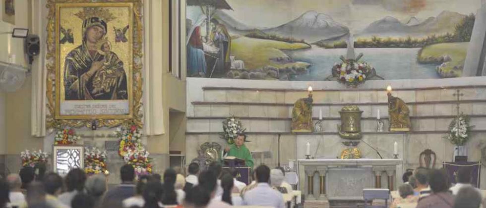 Sacerdote murió tras caerle una cruz durante una misa en Ecuador