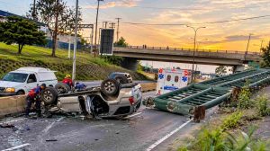 Camioneta volcó en la Panamericana