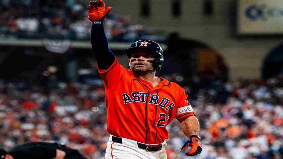 José Altuve conectó su jonrón 28 en playoffs y quedó a uno del récord histórico de Manny Ramírez en la postemporada de MLB.