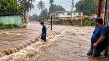Laguna Las Mayas se desbordó tras fuertes lluvias