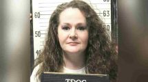 Christa Pike sobrevive a dos dosis de inyección letal en Tennessee. Fue hospitalizada y el gobernador ordenó investigar la ejecución fallida.